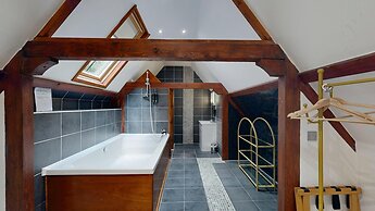 High Tor Hotel