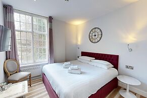 High Tor Hotel