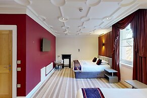 High Tor Hotel