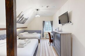 High Tor Hotel