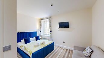 High Tor Hotel