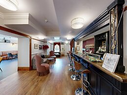 High Tor Hotel