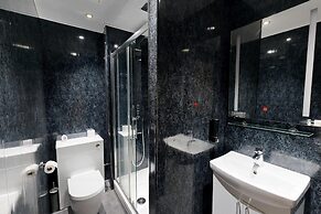 High Tor Hotel
