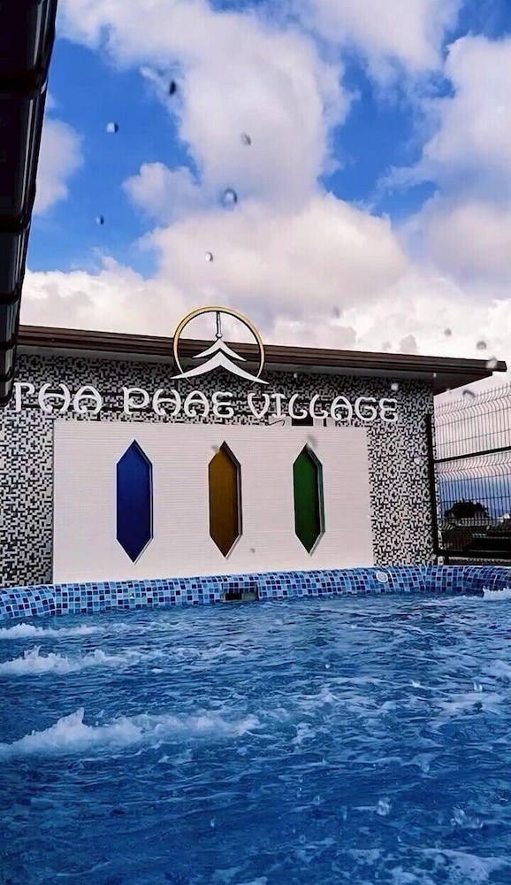 THA PHAE VILLAGE
