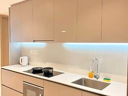 Dorsett Residence by crystal
