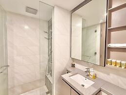 Dorsett Residence by crystal
