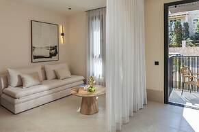 Karteris Luxury Suites