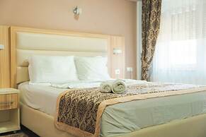 EMERALD Hotel