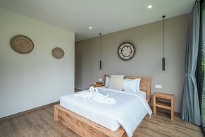 Xanadu - 5BR Ubud Designer Villa, Pool with Rice Fields Views