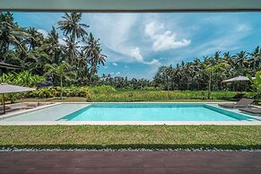 Xanadu - 5BR Ubud Designer Villa, Pool with Rice Fields Views