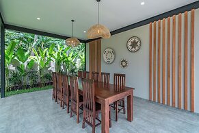 Xanadu - 5BR Ubud Designer Villa, Pool with Rice Fields Views