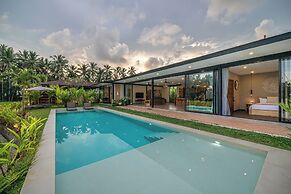 Xanadu - 5BR Ubud Designer Villa, Pool with Rice Fields Views