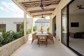Rumah Tiha by Alfred in Bali