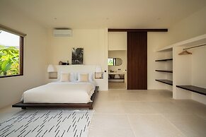 Rumah Tiha by Alfred in Bali