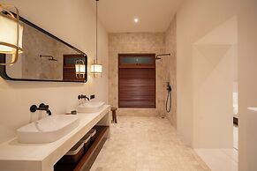 Rumah Tiha by Alfred in Bali