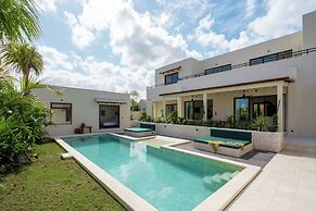 Rumah Tiha by Alfred in Bali