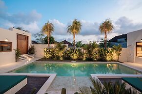 Rumah Tiha by Alfred in Bali