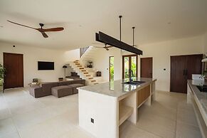 Rumah Tiha by Alfred in Bali