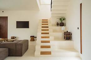 Rumah Tiha by Alfred in Bali