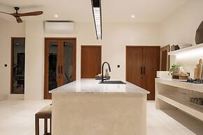 Rumah Tiha by Alfred in Bali