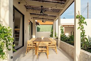 Rumah Tiha by Alfred in Bali