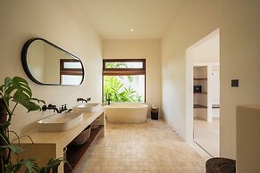Rumah Tiha by Alfred in Bali