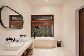 Rumah Tiha by Alfred in Bali