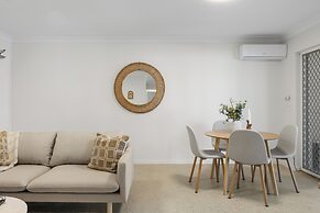 Burleigh Breeze 2 Bed Beach Walk
