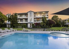 Burleigh Breeze 2 Bed Beach Walk