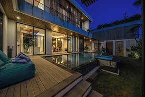 Villa Bedawang - 4BR Villa Seminyak