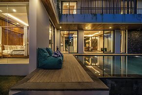 Villa Bedawang - 4BR Villa Seminyak
