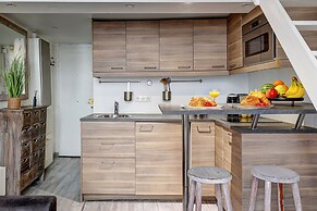 Charming Le Marais Mezzanine Studio