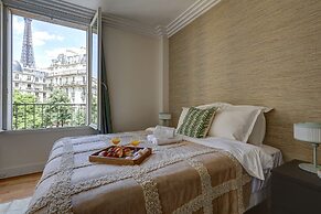 Elegant 1BR Near Eiffel & Champ de Mars