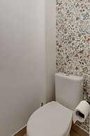 Elegant 1BR Near Eiffel & Champ de Mars