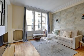 Elegant 1BR Near Eiffel & Champ de Mars