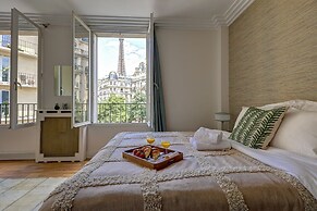 Elegant 1BR Near Eiffel & Champ de Mars