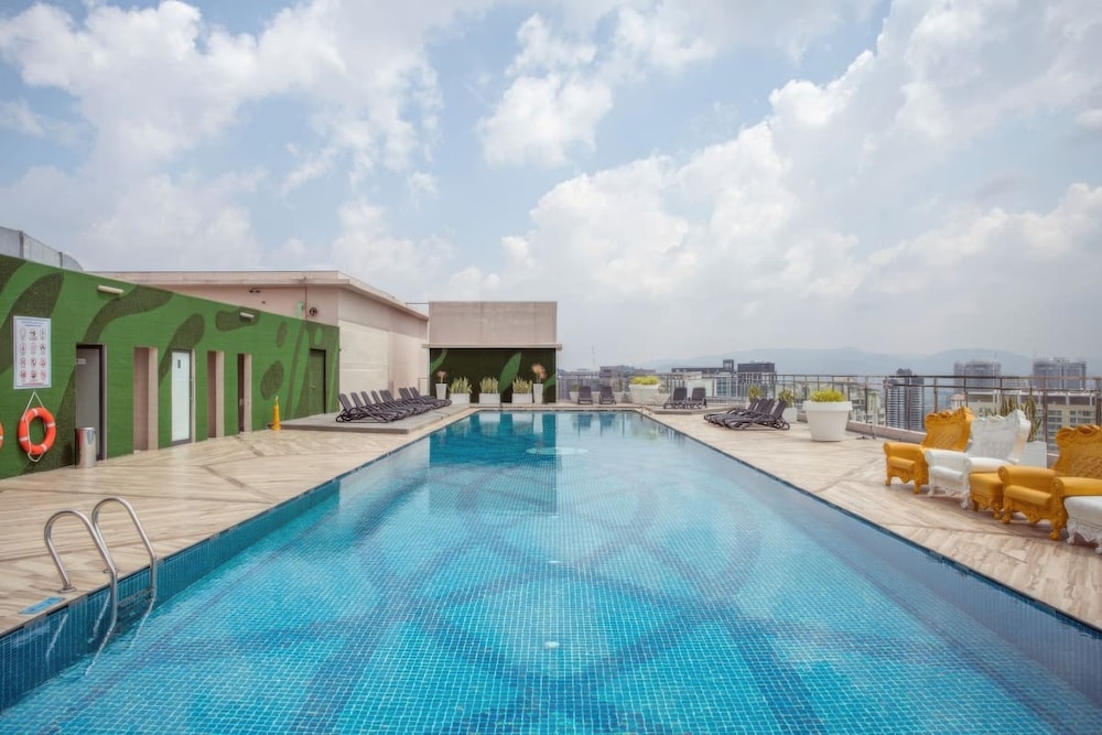 Dorsett Hartamas SkyPool & Chill