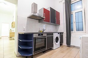 Large 5BR Central Flat Near Augarten