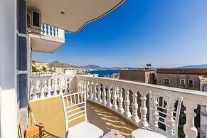 Urban Sea Escape 1BR With Beach Access