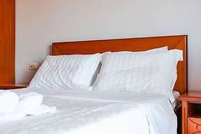 Urban Sea Escape 1BR With Beach Access