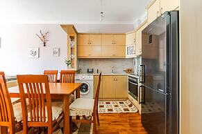 Urban Sea Escape 1BR With Beach Access