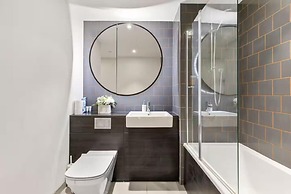 London Gateway Apartment