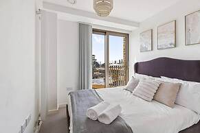 London Gateway Apartment