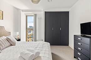 London Gateway Apartment