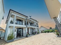 Apartment - Sleeps 4 - Parking - Balcony