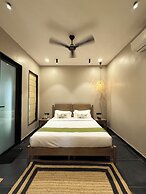 THE BALI HOUSE