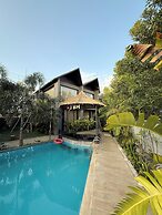 THE BALI HOUSE