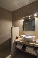 Chora Kythnos Suites