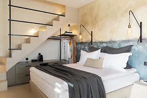 Chora Kythnos Suites