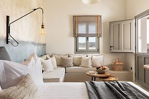 Chora Kythnos Suites